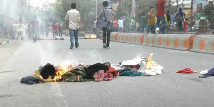 হকার পুলিশ সংঘর্ষের ঘটনায় ২৫০ জনকে আসামী করে মামলা