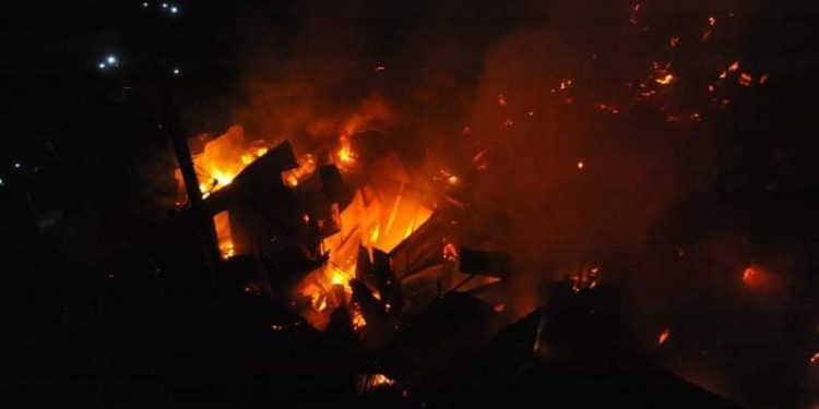 ফায়ার সার্ভিসের চেষ্ঠায় চাঁনমারি মাউরাপট্টির আগুন নিয়ন্ত্রনে