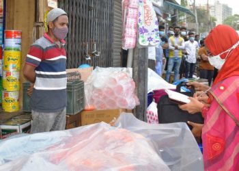 ভ্রাম্যমাণ আদালতের অভিযানে ১২ মামলা ও ১৪ হাজার টাকা জরিমানা