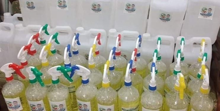 করোনা প্রতিরোধে টিম খোরশেদ এর উদ্যেগে মসজিদ মন্দিরে জীবানুনাশক স্প্রে বিতরণ