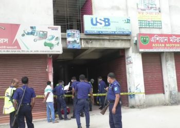 সিদ্ধিরগঞ্জে ৩ দোকানে ডাকাতি নিহত ১ ও আহত ১