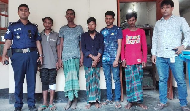 আড়াইহাজারে ডাকাতির প্রস্তুতিকালে ৫ ডাকাত গ্রেফতার