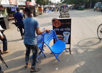 তুলে দেওয়া হল খানপুরের রাস্তার খাবারের দোকান