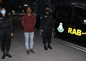 সোনারগায়ে বিপুল পরিমান ভেজাল পানীয় সহ গ্রেফতার ১