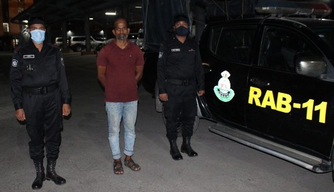 সোনারগায়ে বিপুল পরিমান ভেজাল পানীয় সহ গ্রেফতার ১