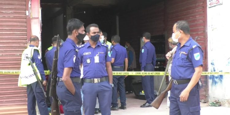 সিদ্ধিরগঞ্জে নৈশ প্রহরীকে হত্যা করে ডাকাতির ঘটনায় মামলা