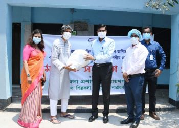 অনন্য উদ্যোগ কর্মহীনদের পাশে জেলা প্রশাসন