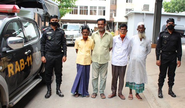 সিদ্ধিরগঞ্জে ৪ চাঁদাবাজ গ্রেফতার