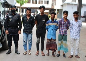 সিদ্ধিরগঞ্জে কিশোর গ্যাংয়ের ৮ সদস্য গ্রেফতার