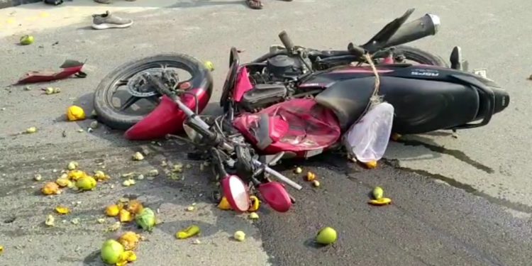 সিদ্ধিরগঞ্জে ট্রাকের চাপায় ২ মোটর সাইকেল আরোহী নিহত