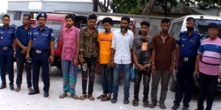 ফতুল্লায় আন্তঃ জেলা গাড়ি চোর চক্রের ৬ সদস্য গ্রেফতার