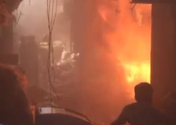 দিগুবাবুর বাজারে আগুন