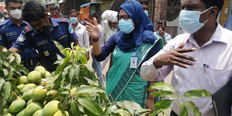 শহরে স্বাস্থ্যবিধি না মানায় ভ্রাম্যমান আদালতে জরিমানা