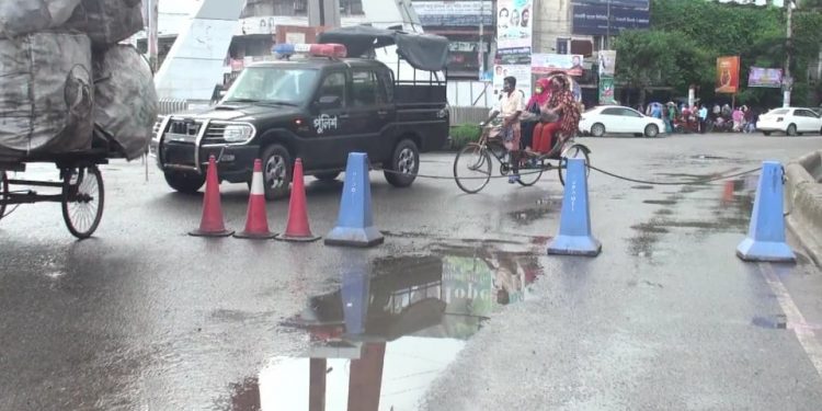 নারায়ণগঞ্জে লকডাউনে ঢিলেঢালাভাব