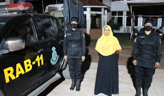 বন্দরে গাঁজা সহ নারী মাদক ব্যবসায়ী গ্রেফতার