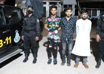 সিদ্ধিরগঞ্জে ৩ চাঁদাবাজ গ্রেফতার