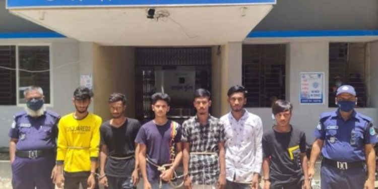 সোনারগায়ে কিশোরগ্যাং ও ছিনতাইকারী চক্রের ৬ সদস্য গ্রেফতার