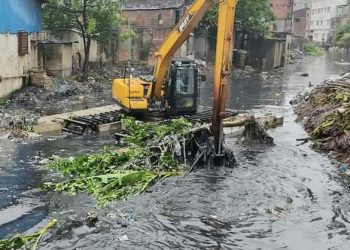 টানা চতুর্থ দিনের মত চলছে কালিয়ানী খালের খননকার্য