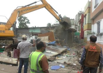 নারায়ণগঞ্জে মাদকের আখড়া খ্যাত চাঁনমারি বস্তি উচ্ছেদ