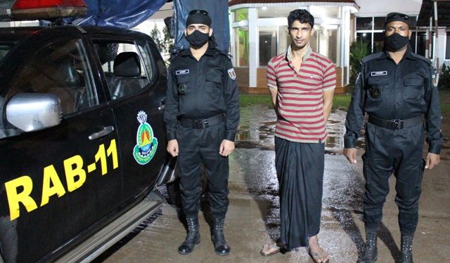 ফতুল্লায় হেরোইন সহ মাদক ব্যবসায়ী রকি গ্রেফতার