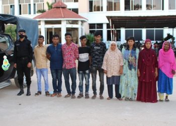 আড়াইহাজারে গাজা নারী সহ ৯ মাদক ব্যবসায়ী গ্রেফতার