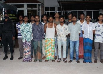 সিদ্ধিরগঞ্জে ১২ জুয়াড়ি গ্রেফতার