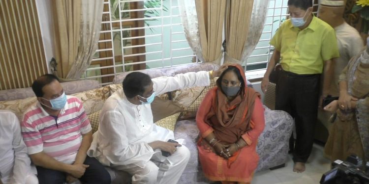 প্রায় আড়াই যুগ পরে আইভীর বাড়িতে গিয়ে দেখা করলেন শামীম ওসমান