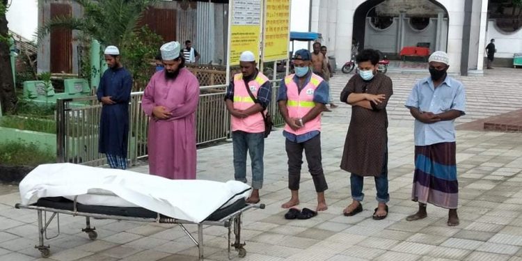 ১২ ঘন্টায় টিম খোরশেদ এর ৩ দাফন