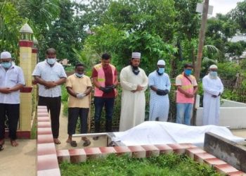 ১৬ ঘন্টায় ৪ লাশ দাফনে টিম খোরশেদ