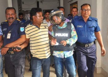 পুলিশের পোশাক খুলার হুমকি দেওয়া ছাত্রদলের রনি গ্রেফতার