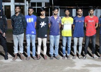 সিদ্ধিরগঞ্জে অস্ত্র সহ  কিশোর গ্যাং’র ৮ সদস্য গ্রেফতার