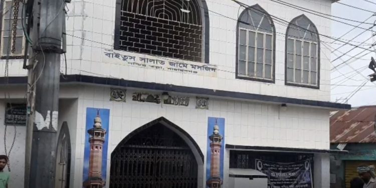 ৬ টি শর্তে তল্লার বিস্ফোরণের সেই মসজিদ খোলার অনুমতি দিল জেলা প্রশাসক