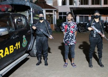 বন্দরে ৮৫ বোতল ফেন্সিডিল সহ গ্রেফতার ১