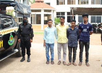 সোনারগায়ে বিপুল পরিমান বিয়ার ও মদ সহ গ্রেফতার ৪