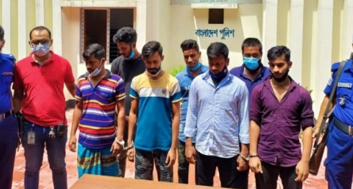 রুপগঞ্জে প্রবাসীর বাড়িতে ডাকাতি- গ্রেফতার ৭