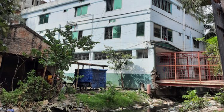 নদীর জায়গায় নয় নিজস্ব জমিতে ভবন করেছেন আওয়ামীলীগ নেতা আনোয়ার