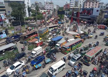 অনাবিল ও মৌমিতার কারনে শহরে সৃষ্ট হচ্ছে অসহনীয় যানজট