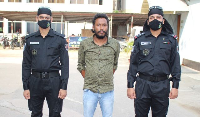 ফতুল্লায় নারী সাংবাদিককে মারধরের মূল হোতা ওসমান গনি গ্রেফতার