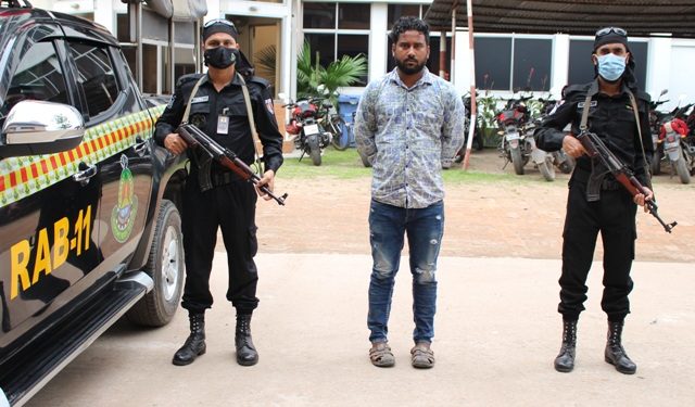 র‌্যাব-১১’র অভিযানে ইয়াবা ও গাঁজা সহ মাদক ব্যবসায়ী গ্রেফতার