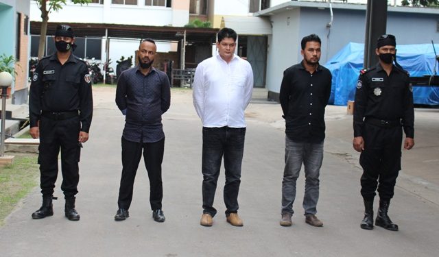 নারায়ণগঞ্জে চাকুরির প্রলোভনে প্রতারণা- গ্রেফতার ৩