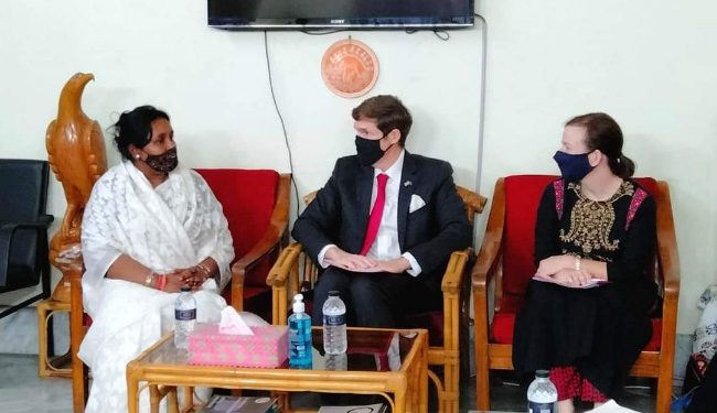 মেয়র আইভীর সাথে যুক্তরাষ্ট্রের রাষ্ট্রদূতের সৌজন্য সাক্ষাৎ