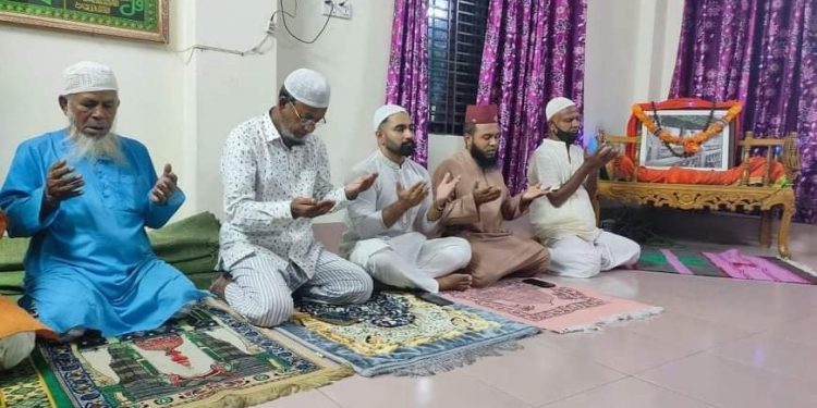 পারভীন ও আজমেরী ওসমান সহ পরিবারের সকলের সুস্থতায় জিকু ও পরশ’র দোয়া