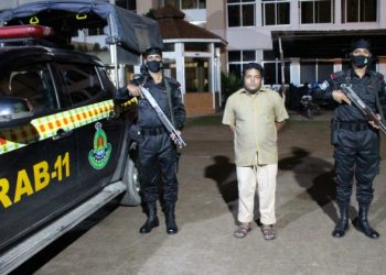 বন্দরে ফেন্সিডিল সহ গ্রেফতার ১