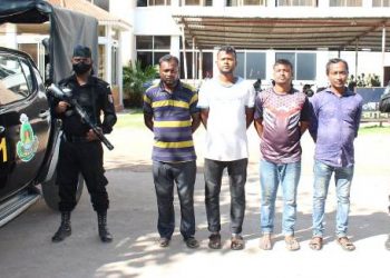 রুপগঞ্জে দেশীয় অস্ত্র সহ ৪ চাঁদাবাজ গ্রেফতার