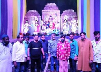 সম্প্রীতির বার্তা নিয়ে মন্ডপে মন্ডপে কাউন্সিলর খোরশেদ