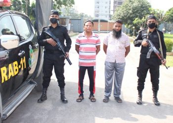 সিদ্ধিরগঞ্জে চোরাই জ্বালানী তেল সহ গ্রেফতার ২