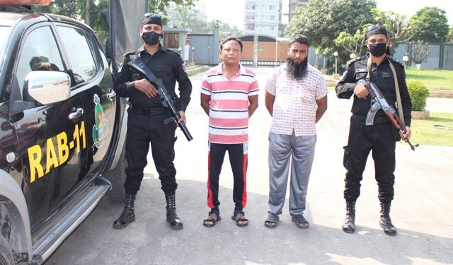 সিদ্ধিরগঞ্জে চোরাই জ্বালানী তেল সহ গ্রেফতার ২