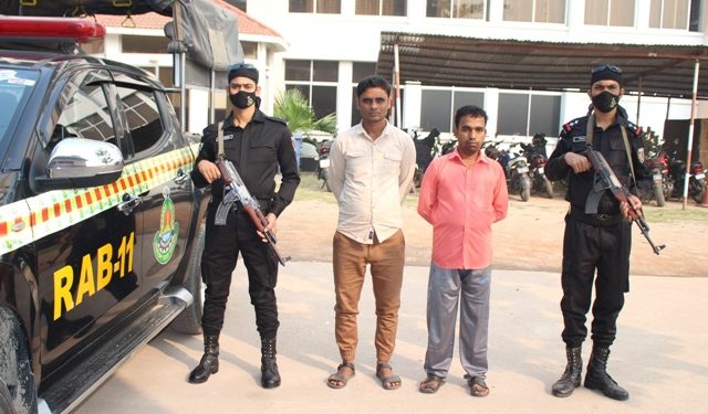 ফতুল্লায় সাড়ে ৩ কেজি গাঁজা সহ গ্রেফতার ২