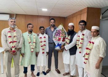 অয়ন ওসমানকে ফুলেল শুভেচ্ছা জানান কাশীপুর ইউপির নব নির্বাচিত সদস্যরা