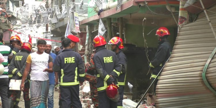 ফতুল্লায় গ্যাস বিস্ফোরনে নিহত ২ ও দগ্ধ ১০